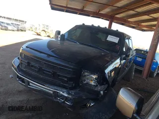 2007 Ford F-250 XL z VIN 1FTSW21P27EB17767, wystawiony jako IAAI lot #41861833 z przebiegiem 363 499 mil mil oraz . Historia ofert i sprzedaży dostępna na DreamBid. Obrazek 13.