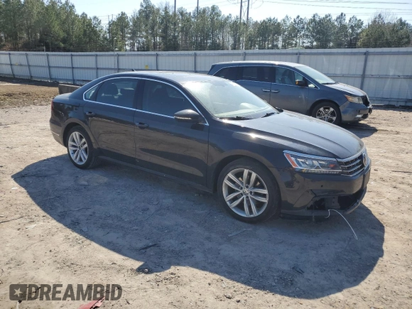 2018 Volkswagen Passat SE z VIN 1VWBA7A33JC032736, wystawiony jako Copart lot #48793675 z przebiegiem 171 726 mil mil oraz Szkoda całkowita • Salvage title. Historia ofert i sprzedaży dostępna na DreamBid. Obrazek 4.
