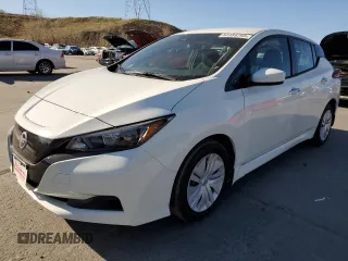 2025 Nissan LEAF S z VIN 1N4AZ1BV1SC562084, wystawiony jako Copart lot #53189765 z przebiegiem 7953 mil mil oraz Szkody całkowita. Historia ofert i sprzedaży dostępna na DreamBid. Obrazek 1.