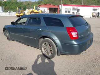 2005 Dodge Magnum RT z VIN 2D8GV58225H549030, wystawiony jako IAAI lot #42140260 z przebiegiem 62 273 mil mil oraz . Historia ofert i sprzedaży dostępna na DreamBid. Obrazek 3.