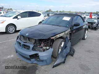 2013 BMW 1 Series 135i z VIN WBAUN7C57DVM27703, wystawiony jako IAAI lot #41905745 z przebiegiem 90 586 mil mil oraz . Historia ofert i sprzedaży dostępna na DreamBid. Obrazek 2.