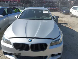 2015 BMW 5 Series 550i z VIN WBAKN9C54FD960961, wystawiony jako IAAI lot #42182554 z przebiegiem 73 234 mil mil oraz . Historia ofert i sprzedaży dostępna na DreamBid. Obrazek 12.