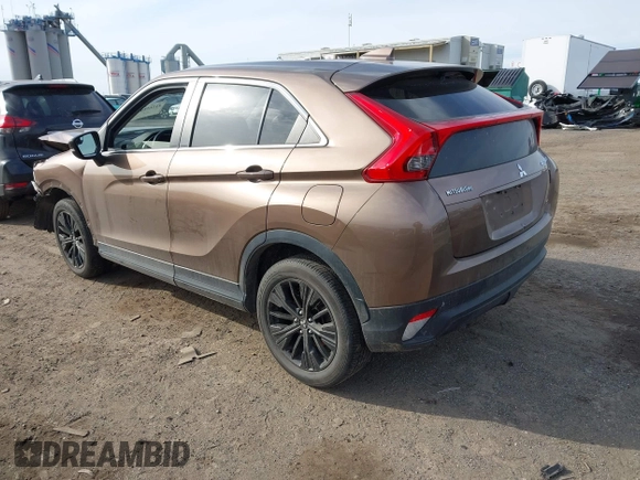 2018 Mitsubishi Eclipse Cross LE z VIN JA4AT4AA2JZ061576, wystawiony jako IAAI lot #41565617 z przebiegiem 28 488 mil mil oraz . Historia ofert i sprzedaży dostępna na DreamBid. Obrazek 3.