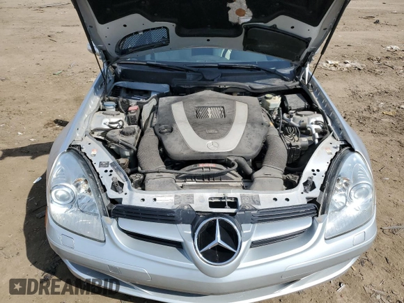 2005 Mercedes-Benz SLK 230/320 z VIN WDBWK56F35F040539, wystawiony jako Copart lot #52691635 z przebiegiem 72 074 mil mil oraz Czysty tytuł • Clean title. Historia ofert i sprzedaży dostępna na DreamBid. Obrazek 11.