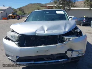 2011 Toyota Highlander with VIN 5TDBK3EH2BS060560, listed as a IAAI auction lot 41713322 with 143,122 mi miles. Bid and sale history available at carsss.com. Image 11.