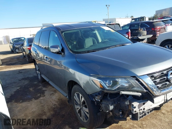 2017 Nissan Pathfinder SV with VIN 5N1DR2MM2HC613081, listed as a IAAI auction lot 41644059 with 137,371 mi miles. Bid and sale history available at carsss.com. Image 1.