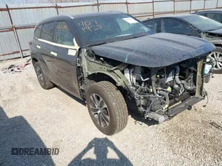 2023 Toyota Highlander L z VIN 5TDKDRAH4PS049134, wystawiony jako IAAI lot #41783400 z przebiegiem 18 654 mil mil oraz . Historia ofert i sprzedaży dostępna na DreamBid. Obrazek 1.