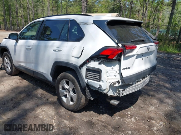 2021 Toyota RAV4 XLE z VIN 2T3W1RFV5MW118836, wystawiony jako IAAI lot #42031596 z przebiegiem 56 712 mil mil oraz . Historia ofert i sprzedaży dostępna na DreamBid. Obrazek 3.