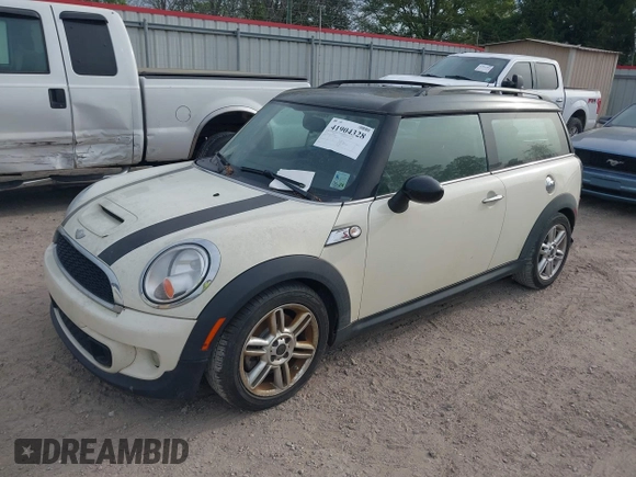 2012 MINI Clubman S z VIN WMWZG3C56CTY38335, wystawiony jako IAAI lot #41904328 z przebiegiem 46 003 mil mil oraz . Historia ofert i sprzedaży dostępna na DreamBid. Obrazek 2.