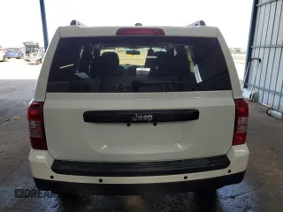 2017 Jeep Patriot Sport z VIN 1C4NJPBB0HD208815, wystawiony jako Copart lot #57531115 z przebiegiem 96 592 mil mil oraz Czysty tytuł • Clean title. Historia ofert i sprzedaży dostępna na DreamBid. Obrazek 6.