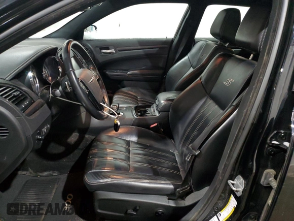2013 Chrysler 300 S z VIN 2C3CCAGG2DH505279, wystawiony jako Copart lot #43584625 z przebiegiem 155 645 mil mil oraz Szkoda całkowita • Salvage title. Historia ofert i sprzedaży dostępna na DreamBid. Obrazek 7.