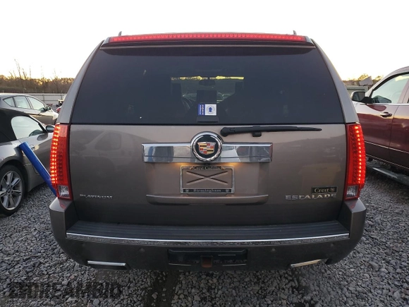 2013 Cadillac Escalade Platinum Edition with VIN 1GYS4DEF9DR225157, listed as a Copart auction lot 84079414 with 141,247 mi miles and Salvage Title. Bid and sale history available at carsss.com. Image 6.