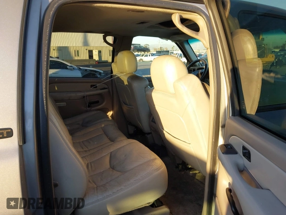 2003 Chevrolet Suburban LS with VIN 1GNEC16T43J269726, listed as a IAAI auction lot 41109855 with 122,820 mi miles. Bid and sale history available at carsss.com. Image 8.