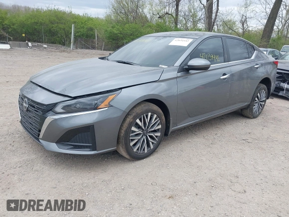 2023 Nissan Altima SV z VIN 1N4BL4DV7PN413629, wystawiony jako IAAI lot #42034442 z przebiegiem 15 421 mil mil oraz . Historia ofert i sprzedaży dostępna na DreamBid. Obrazek 2.