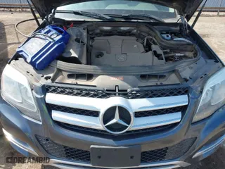 2015 Mercedes-Benz GLK-Class GLK 350 with VIN WDCGG5HB7FG426257, listed as a IAAI auction lot 41928199 with 240,000 mi miles. Bid and sale history available at carsss.com. Image 10.