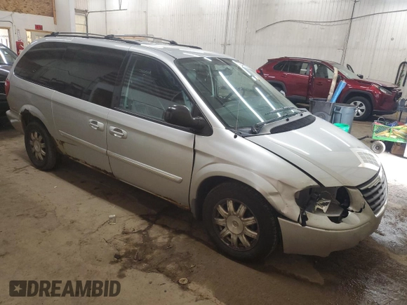 2006 Chrysler Town & Country Touring with VIN 2A4GP54L96R818928, listed as a Copart auction lot 54756255 with 157,377 mi miles and Salvage Title. Bid and sale history available at DreamBid. Image 4.