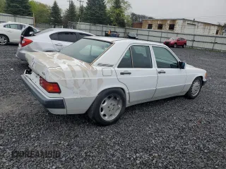 1992 Mercedes-Benz 190 z VIN WDBDA29D3NF993013, wystawiony jako Copart lot #55794035 z przebiegiem 181 833 mil mil oraz Szkoda całkowita • Salvage title. Historia ofert i sprzedaży dostępna na DreamBid. Obrazek 3.