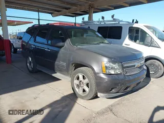 2010 Chevrolet Tahoe LT z VIN 1GNUCBE02AR195634, wystawiony jako IAAI lot #41883265 z przebiegiem 190 809 mil mil oraz . Historia ofert i sprzedaży dostępna na DreamBid. Obrazek 1.