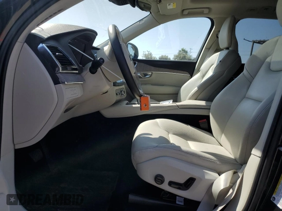 2023 Volvo XC90 Plus Bright Theme with VIN YV4H60CN8P1906651, listed as a Copart auction lot 56531484 with 21,283 mi miles and Salvage title. Bid and sale history available at DreamBid. Image 7.