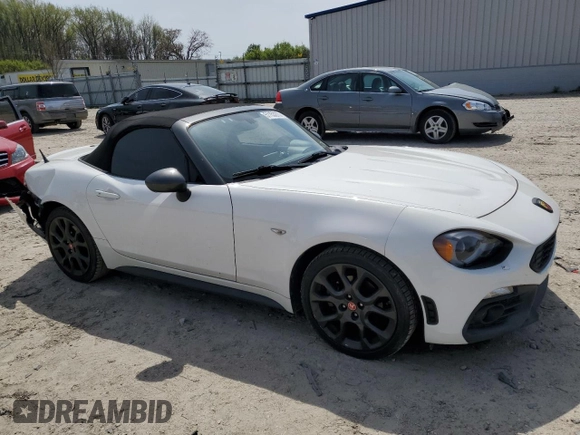 2017 FIAT 124 Spider Lusso z VIN JC1NFAEK0H0116019, wystawiony jako Copart lot #51153275 z przebiegiem 41 415 mil mil oraz Szkoda całkowita • Salvage title. Historia ofert i sprzedaży dostępna na DreamBid. Obrazek 4.