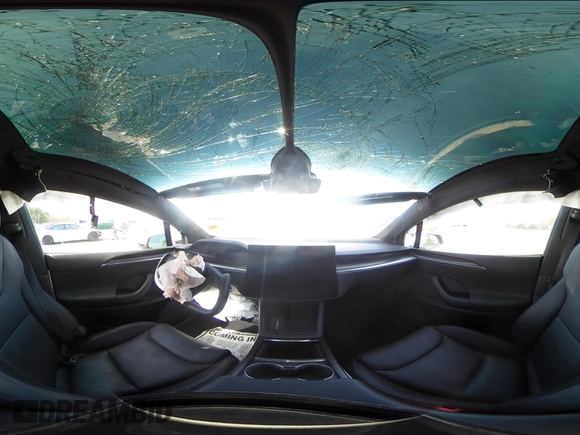 2022 Tesla Model X Plaid z VIN 7SAXCBE6XNF340704, wystawiony jako IAAI lot #41928524 z przebiegiem Nie podano mil oraz . Historia ofert i sprzedaży dostępna na DreamBid. Obrazek 20.