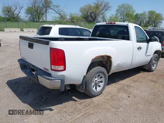 2009 GMC Sierra 1500 Work Truck z VIN 1GTEC14X19Z107738, wystawiony jako IAAI lot #42221514 z przebiegiem 144 789 mil mil oraz . Historia ofert i sprzedaży dostępna na DreamBid. Obrazek 4.