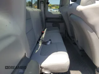 2006 Ford F-250 XL z VIN 1FTSX21P86EC90074, wystawiony jako Copart lot #62201065 z przebiegiem 96 051 mil mil oraz Szkoda całkowita • Salvage title. Historia ofert i sprzedaży dostępna na DreamBid. Obrazek 10.