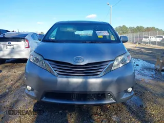 2016 Toyota Sienna XLE with VIN 5TDYK3DC3GS744752, listed as a IAAI auction lot 41077851 with 147,319 mi miles. Bid and sale history available at carsss.com. Image 13.