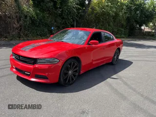 2020 Dodge Charger SXT z VIN 2C3CDXBG1LH121810, wystawiony jako Copart lot #62026425 z przebiegiem 66 439 mil mil oraz Czysty tytuł • Clean title. Historia ofert i sprzedaży dostępna na DreamBid. Obrazek 2.