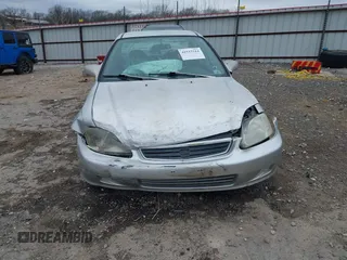 2000 Honda Civic VP z VIN 2HGEJ6613YH575630, wystawiony jako IAAI lot #41525214 z przebiegiem 251 481 mil mil oraz . Historia ofert i sprzedaży dostępna na DreamBid. Obrazek 12.