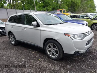 2014 Mitsubishi Outlander SE z VIN JA4AD3A37EZ015188, wystawiony jako IAAI lot #42281043 z przebiegiem 116 876 mil mil oraz . Historia ofert i sprzedaży dostępna na DreamBid. Obrazek 1.