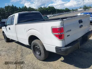2013 Ford F-150 XL z VIN 1FTFX1CFXDKE21083, wystawiony jako IAAI lot #42548084 z przebiegiem Nie podano mil oraz . Historia ofert i sprzedaży dostępna na DreamBid. Obrazek 3.
