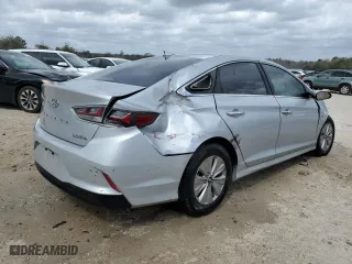 2019 Hyundai Sonata Hybrid SE with VIN KMHE24L39KA093459, listed as a Copart auction lot 46731325 with 0 mi miles and Non Repairable. Bid and sale history available at carsss.com. Image 3.
