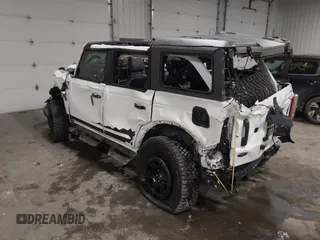 2024 Ford Bronco Wildtrak z VIN 1FMEE2BP9RLA70391, wystawiony jako IAAI lot #41639603 z przebiegiem 11 086 mil mil oraz . Historia ofert i sprzedaży dostępna na DreamBid. Obrazek 3.