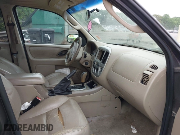 2006 Ford Escape XLT с VIN 1FMCU03116KB98490, выставлен на аукционе IAAI как лот 42168558 с пробегом 255 382 миль миль и . История ставок и продаж доступна на DreamBid. Изображение 5.