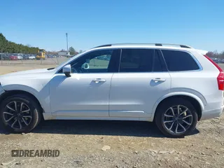 2017 Volvo XC90 Momentum with VIN YV4A22PK4H1171533, listed as a IAAI auction lot 41876321 with 136,906 mi miles. Bid and sale history available at carsss.com. Image 15.