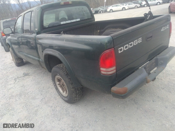2000 Dodge Dakota Sport with VIN 1B7HG2AZ6YS661541, listed as a IAAI auction lot 41674406 with 204,117 mi miles. Bid and sale history available at carsss.com. Image 3.