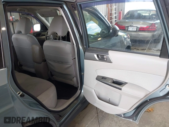 2011 Subaru Forester X z VIN JF2SHABC1BH738281, wystawiony jako IAAI lot #42243507 z przebiegiem 126 576 mil mil oraz . Historia ofert i sprzedaży dostępna na DreamBid. Obrazek 8.