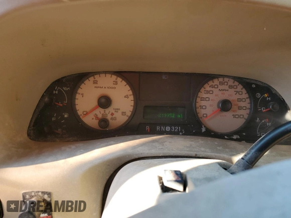 2007 Ford F-250 XL z VIN 1FTSW21PX7EA69659, wystawiony jako Copart lot #44042435 z przebiegiem 219 952 mil mil oraz Szkoda całkowita • Salvage title. Historia ofert i sprzedaży dostępna na DreamBid. Obrazek 9.