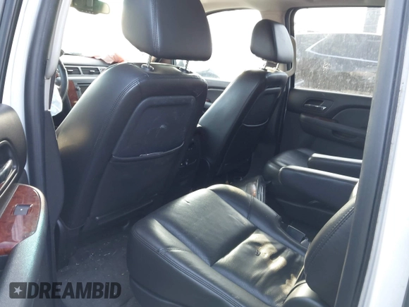 2009 Chevrolet Suburban LTZ with VIN 1GNFK36309R293857, listed as a IAAI auction lot 41632105 with 1 mi miles. Bid and sale history available at carsss.com. Image 8.