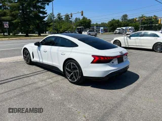 2023 Audi RS e-tron GT z VIN WAUBHBFW2P7900552, wystawiony jako Copart lot #67729684 z przebiegiem 1512 mil mil oraz Tytuł czysty. Historia ofert i sprzedaży dostępna na DreamBid. Obrazek 4.
