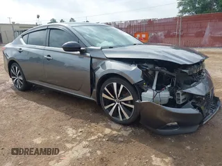2020 Nissan Altima SR z VIN 1N4BL4CV8LN306956, wystawiony jako IAAI lot #42309397 z przebiegiem 66 119 mil mil oraz . Historia ofert i sprzedaży dostępna na DreamBid. Obrazek 1.