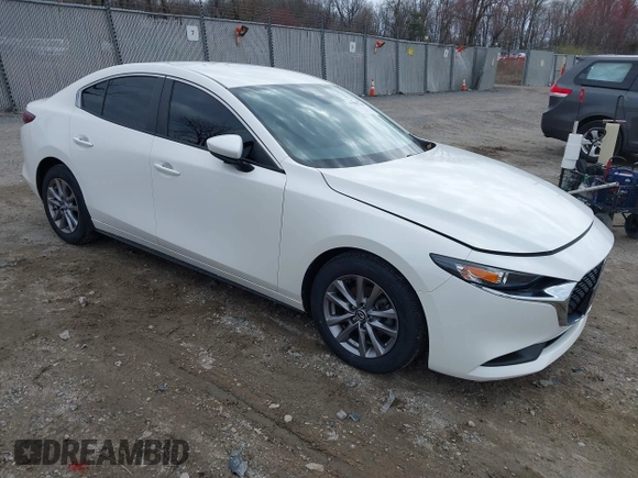 2021 Mazda 3 S z VIN JM1BPAAL6M1310589, wystawiony jako IAAI lot #41889766 z przebiegiem 42 325 mil mil oraz . Historia ofert i sprzedaży dostępna na DreamBid. Obrazek 1.