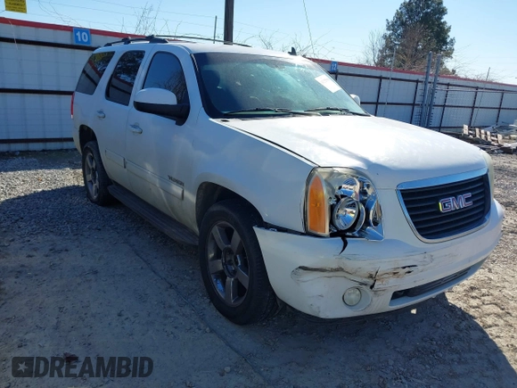 2011 GMC Yukon SLE with VIN 1GKS1AE01BR357646, listed as a IAAI auction lot 41352588 with 193,225 mi miles. Bid and sale history available at carsss.com. Image 1.
