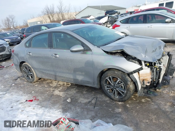 2023 Kia Forte LXS z VIN 3KPF24AD8PE595503, wystawiony jako IAAI lot #41429559 z przebiegiem 43 630 mil mil oraz . Historia ofert i sprzedaży dostępna na DreamBid. Obrazek 14.