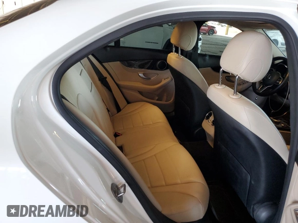 2019 Mercedes-Benz C 300 z VIN 55SWF8EB7KU317875, wystawiony jako Copart lot #55360285 z przebiegiem 39 945 mil mil oraz Szkoda całkowita • Salvage title. Historia ofert i sprzedaży dostępna na DreamBid. Obrazek 10.