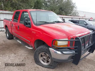 2000 Ford Super Duty F-250 XL with VIN 1FTNW21F9YED11508, listed as a IAAI auction lot 41361571 with 267,014 mi miles. Bid and sale history available at carsss.com. Image 1.