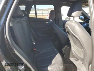 2020 BMW X1 xDrive28i z VIN WBXJG9C04L5P16314, wystawiony jako Copart lot #46709905 z przebiegiem 45 064 mil mil oraz Szkoda całkowita • Salvage title. Historia ofert i sprzedaży dostępna na DreamBid. Obrazek 11.