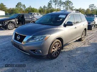 2016 Nissan Pathfinder Platinum with VIN 5N1AR2MN6GC642609, listed as a IAAI auction lot 41993008 with 204,435 mi miles. Bid and sale history available at carsss.com. Image 17.