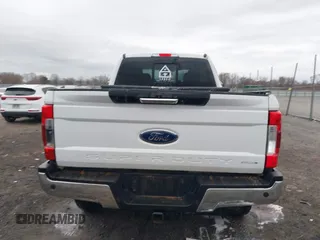 2017 Ford F-250 Lariat z VIN 1FT7W2B68HED64529, wystawiony jako IAAI lot #41670854 z przebiegiem 186 468 mil mil oraz . Historia ofert i sprzedaży dostępna na DreamBid. Obrazek 16.